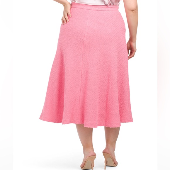 NEW| ZARA Textured A Line Barbie Pink Skirt - Picture 3 of 8